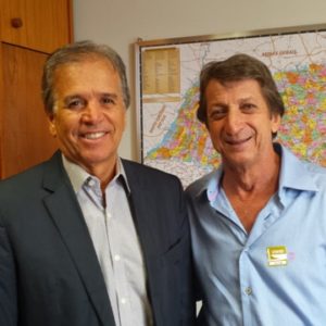 No gabinete em Brasília o deputado Edinho Araújo recebe o prefeito de Santa Salete, Ivalderis Molina